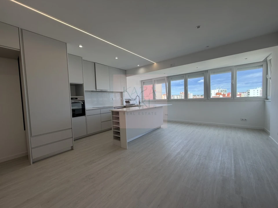 Apartamento T3 para Venda em Olivais Foto 2