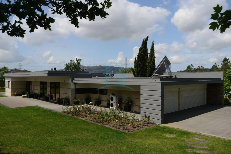 Moradia T3 para Venda em Campo e Sobrado Foto 12