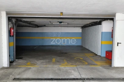Garagem para Arrendamento em Cidade da Maia