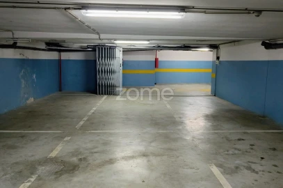 Garagem para Arrendamento em Cidade da Maia