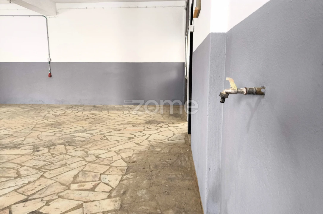 Terreno Comércio / Armazém para Arrendamento em São Domingos de Rana Foto 10