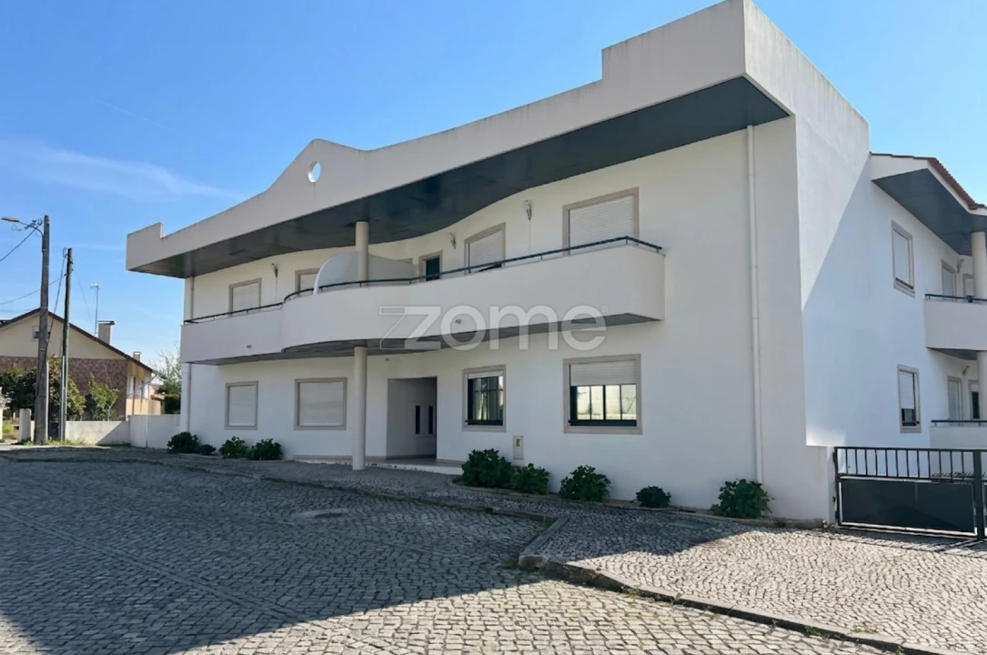 Apartamento T3 para Venda em Marinha Grande Foto 1