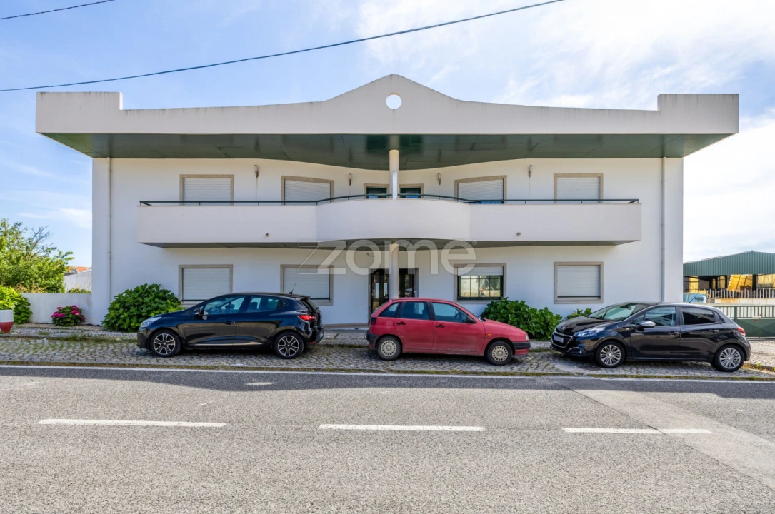 Apartamento T3 para Venda em Marinha Grande Foto 2