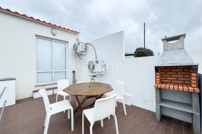 Moradia T2 para Venda em Ponta Delgada (São José)