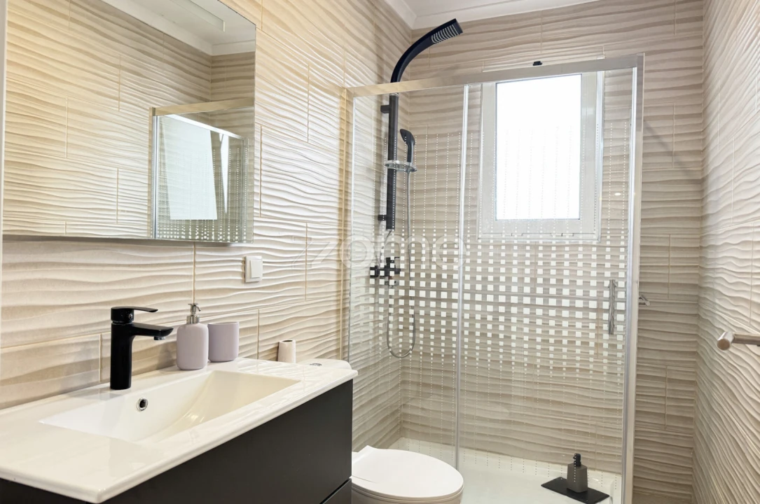 Moradia T2 para Venda em Ponta Delgada (São José) Foto 26