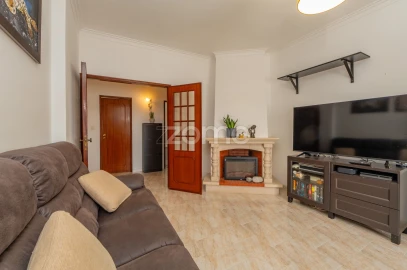 Apartamento T3 para Venda em Seixal, Arrentela e Aldeia de Paio Pires