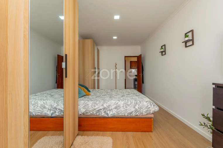 Apartamento T3 para Venda em Seixal, Arrentela e Aldeia de Paio Pires Foto 12