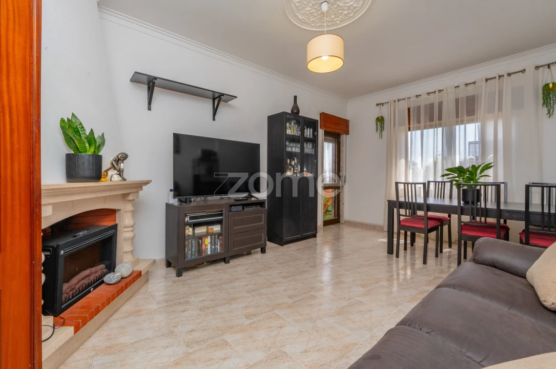 Apartamento T3 para Venda em Seixal, Arrentela e Aldeia de Paio Pires Foto 3