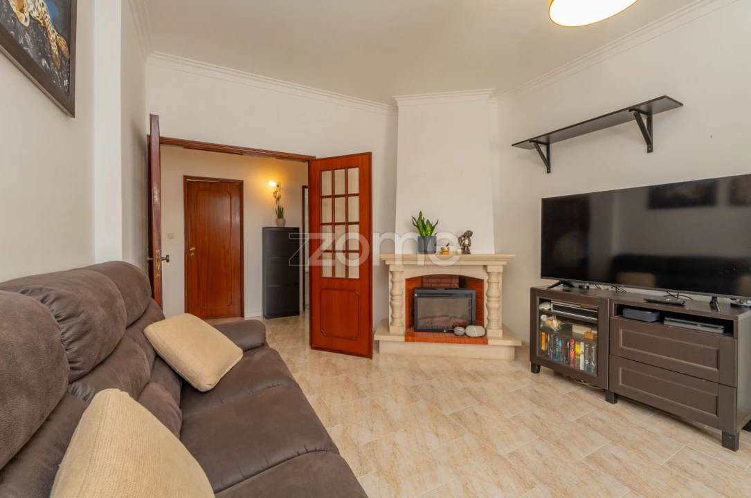 Apartamento T3 para Venda em Seixal, Arrentela e Aldeia de Paio Pires Foto 1