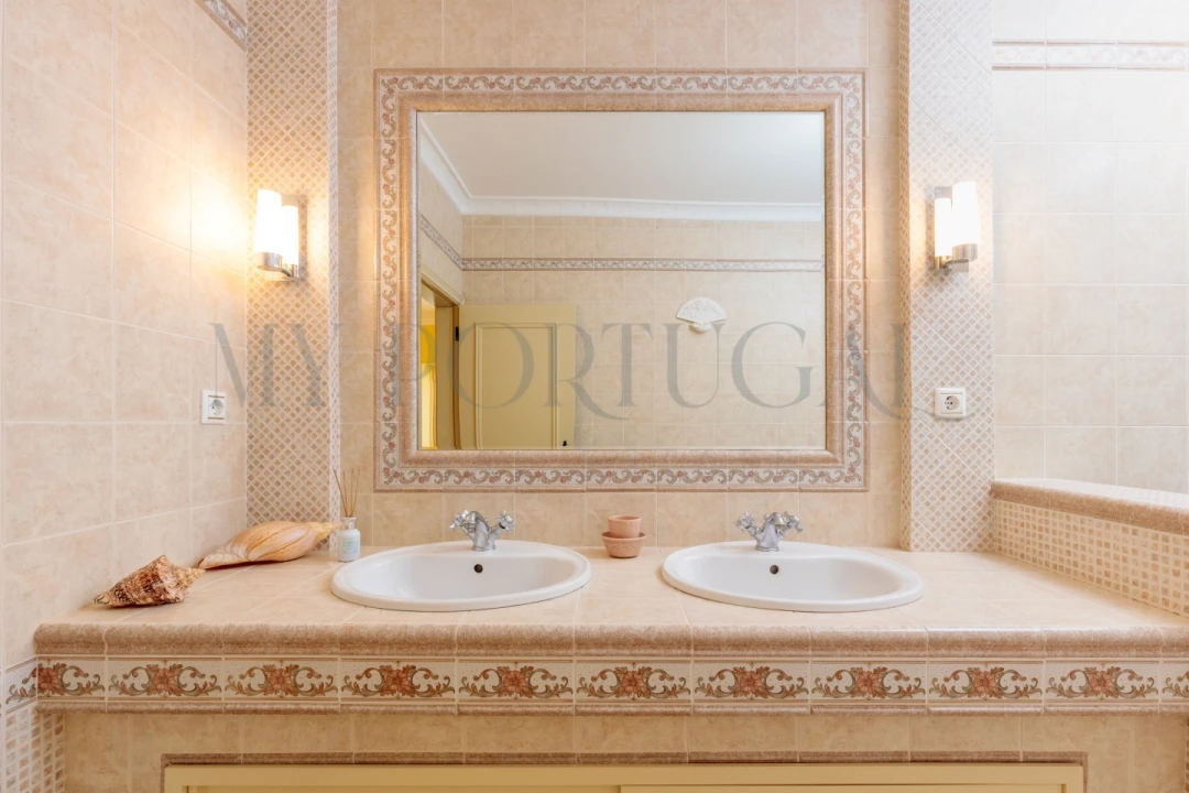 Moradia T4 para Venda em Santo Estêvão Foto 39