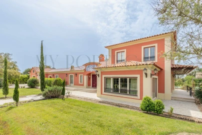 Moradia T4 para Venda em Santo Estêvão