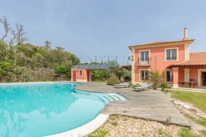 Moradia T4 para Venda em Santo Estêvão