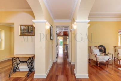 Moradia T4 para Venda em Santo Estêvão