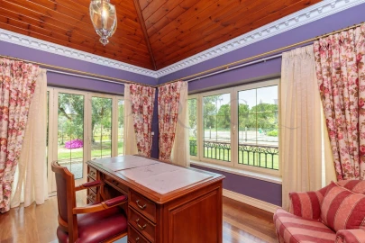 Moradia T4 para Venda em Santo Estêvão