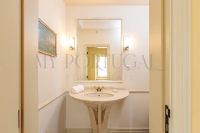 Moradia T4 para Venda em Santo Estêvão