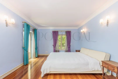 Moradia T4 para Venda em Santo Estêvão