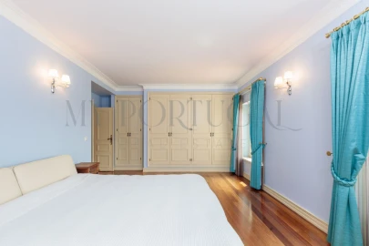 Moradia T4 para Venda em Santo Estêvão