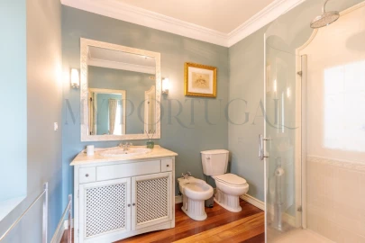 Moradia T4 para Venda em Santo Estêvão