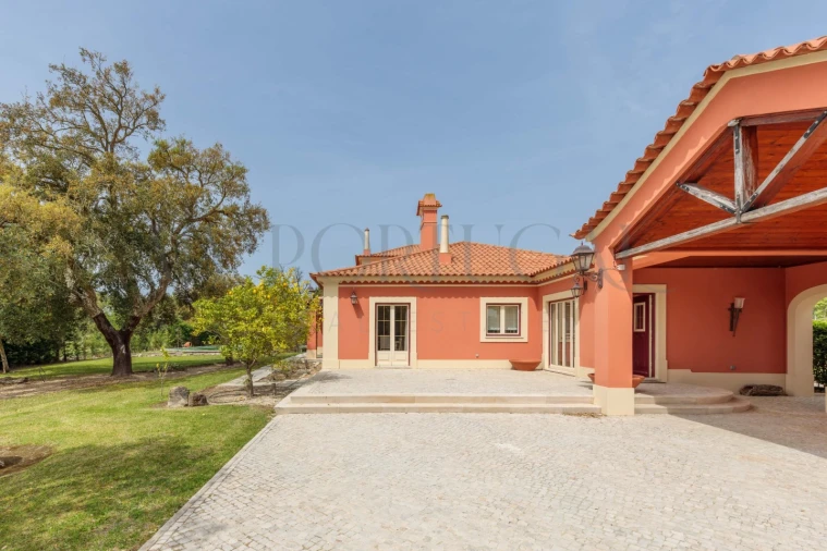 Moradia T4 para Venda em Santo Estêvão Foto 9