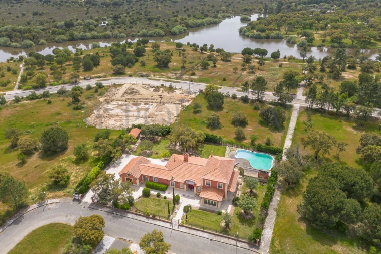 Moradia T4 para Venda em Santo Estêvão Foto 15