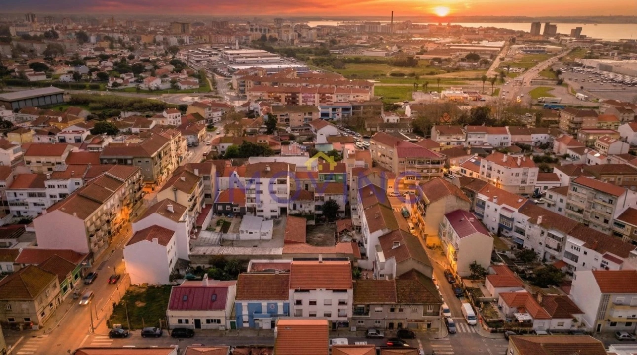 Prédio para Venda em Barreiro e Lavradio Foto 47
