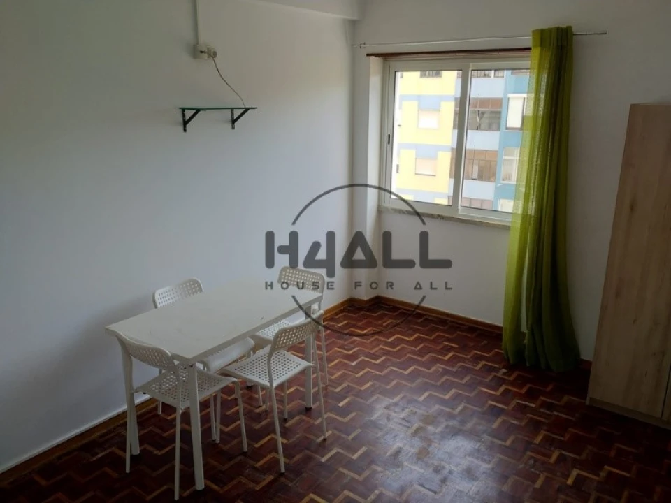 Apartamento T2 para Arrendamento em Amora Foto 6