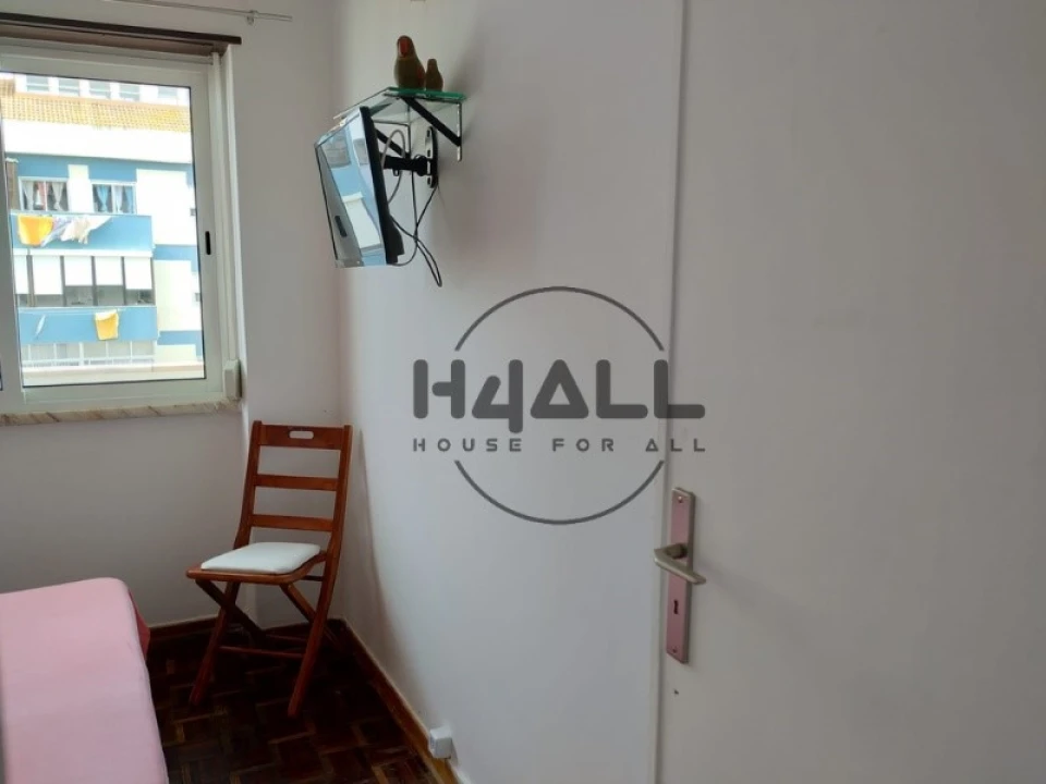 Apartamento T2 para Arrendamento em Amora Foto 11