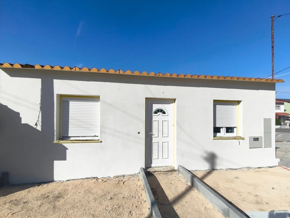 Moradia T2 para Venda em Lavos Foto 1