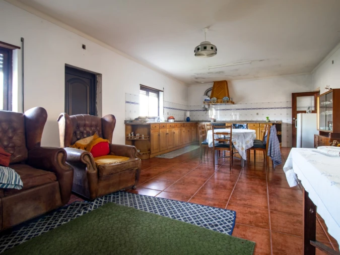 Moradia T4 para Venda em Arazede Foto 3