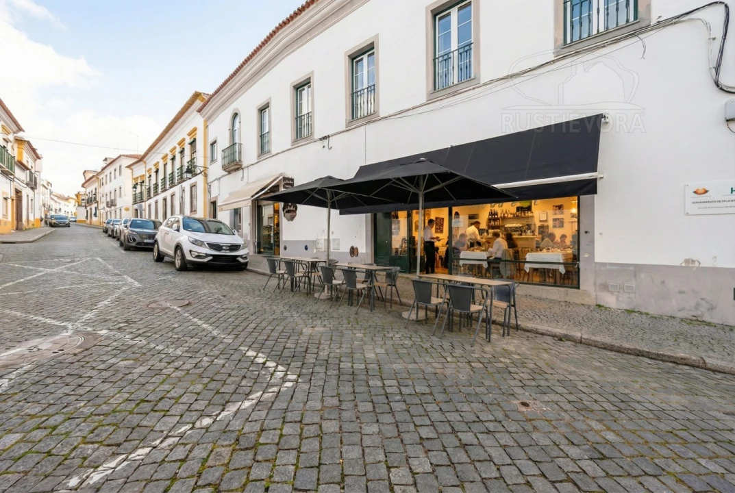 Loja para Arrendamento em Évora (São Mamede, Sé, São Pedro e Santo Antão) Foto 1
