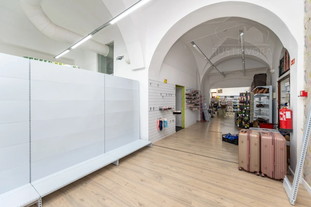 Loja para Arrendamento em Évora (São Mamede, Sé, São Pedro e Santo Antão) Foto 9