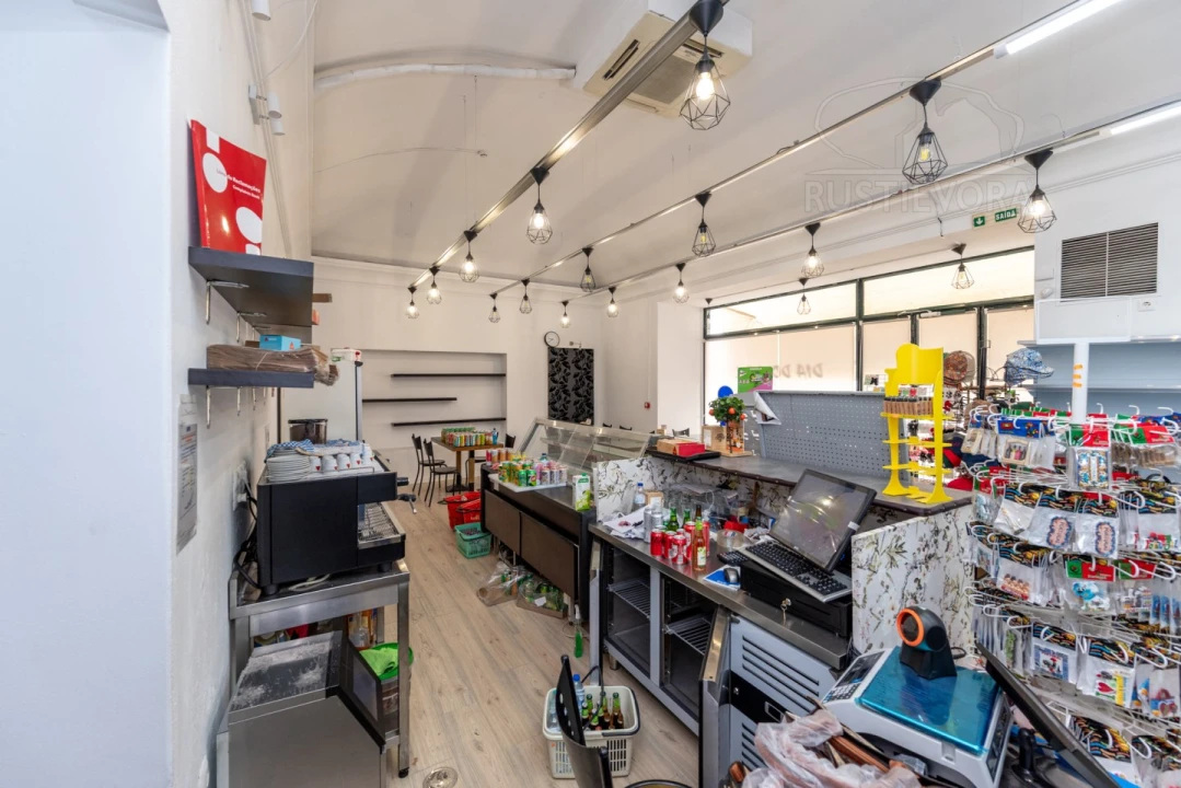 Loja para Arrendamento em Évora (São Mamede, Sé, São Pedro e Santo Antão) Foto 17