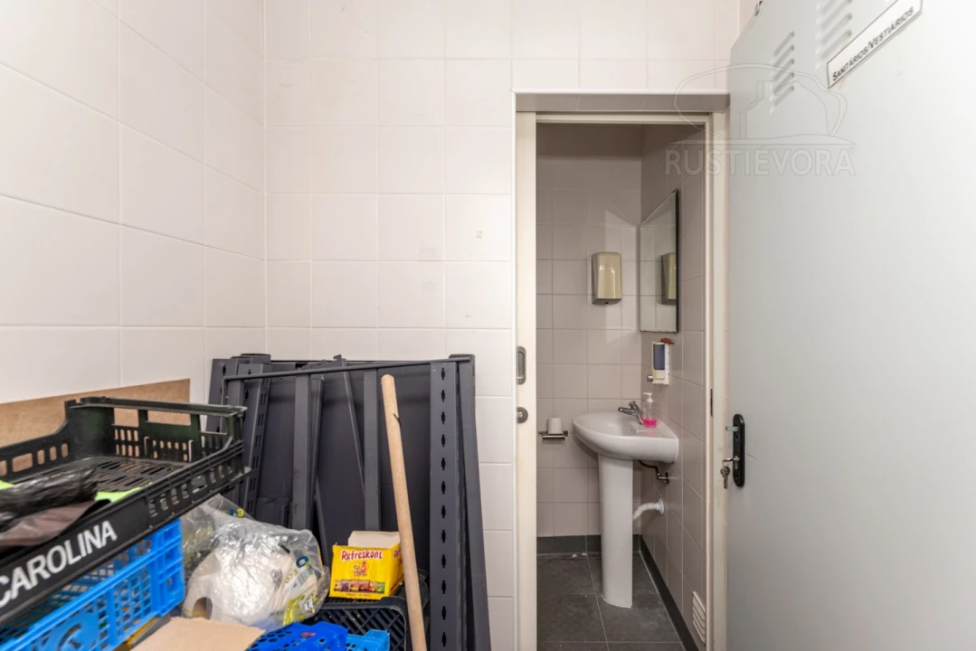 Loja para Arrendamento em Évora (São Mamede, Sé, São Pedro e Santo Antão) Foto 25