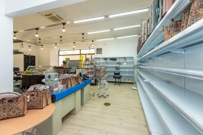 Loja para Arrendamento em Évora (São Mamede, Sé, São Pedro e Santo Antão)