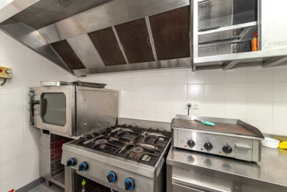 Loja para Arrendamento em Évora (São Mamede, Sé, São Pedro e Santo Antão)