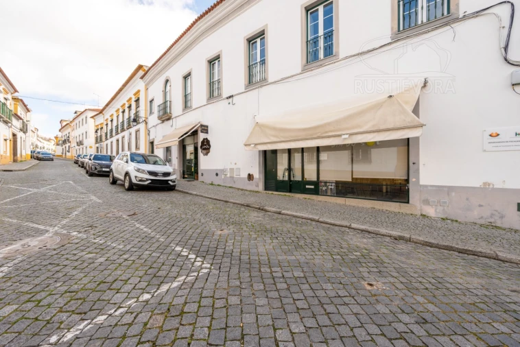 Loja para Arrendamento em Évora (São Mamede, Sé, São Pedro e Santo Antão) Foto 2