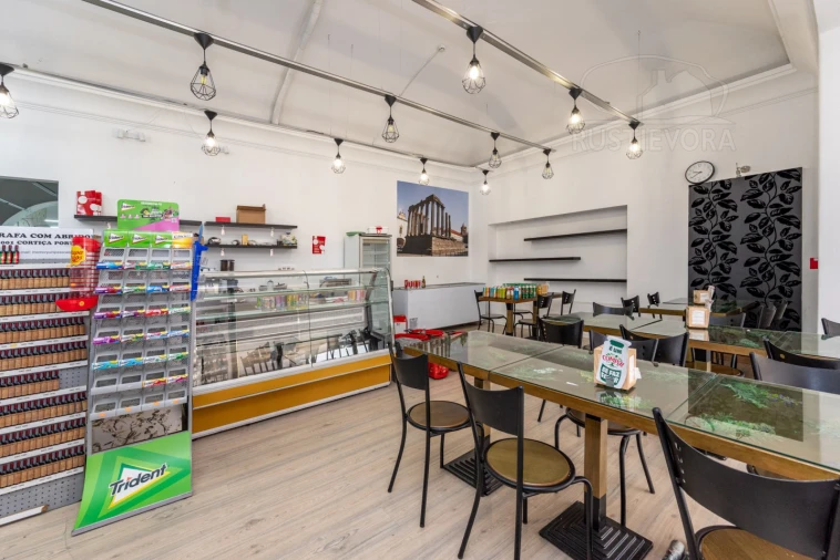 Loja para Arrendamento em Évora (São Mamede, Sé, São Pedro e Santo Antão) Foto 7