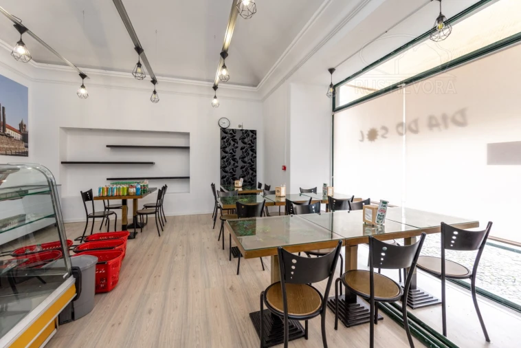 Loja para Arrendamento em Évora (São Mamede, Sé, São Pedro e Santo Antão) Foto 18