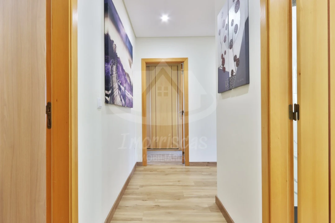 Apartamento T4 para Venda em Camarate, Unhos e Apelação Foto 14