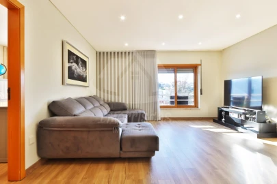 Apartamento T4 para Venda em Camarate, Unhos e Apelação