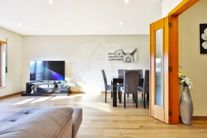 Apartamento T4 para Venda em Camarate, Unhos e Apelação