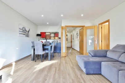 Apartamento T4 para Venda em Camarate, Unhos e Apelação