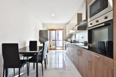 Apartamento T4 para Venda em Camarate, Unhos e Apelação