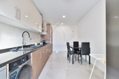 Apartamento T4 para Venda em Camarate, Unhos e Apelação