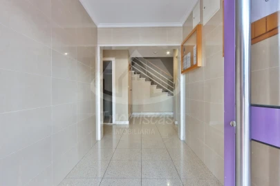 Apartamento T4 para Venda em Camarate, Unhos e Apelação