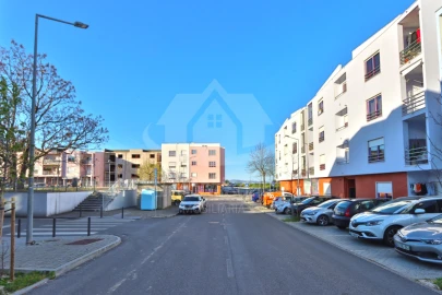 Apartamento T4 para Venda em Camarate, Unhos e Apelação