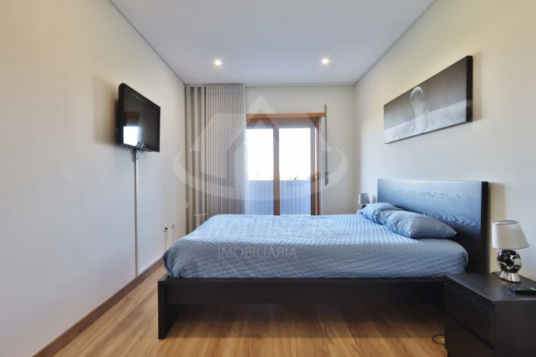 Apartamento T4 para Venda em Camarate, Unhos e Apelação Foto 16