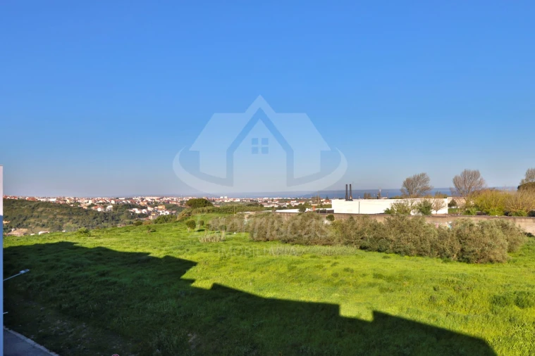 Apartamento T4 para Venda em Camarate, Unhos e Apelação Foto 29