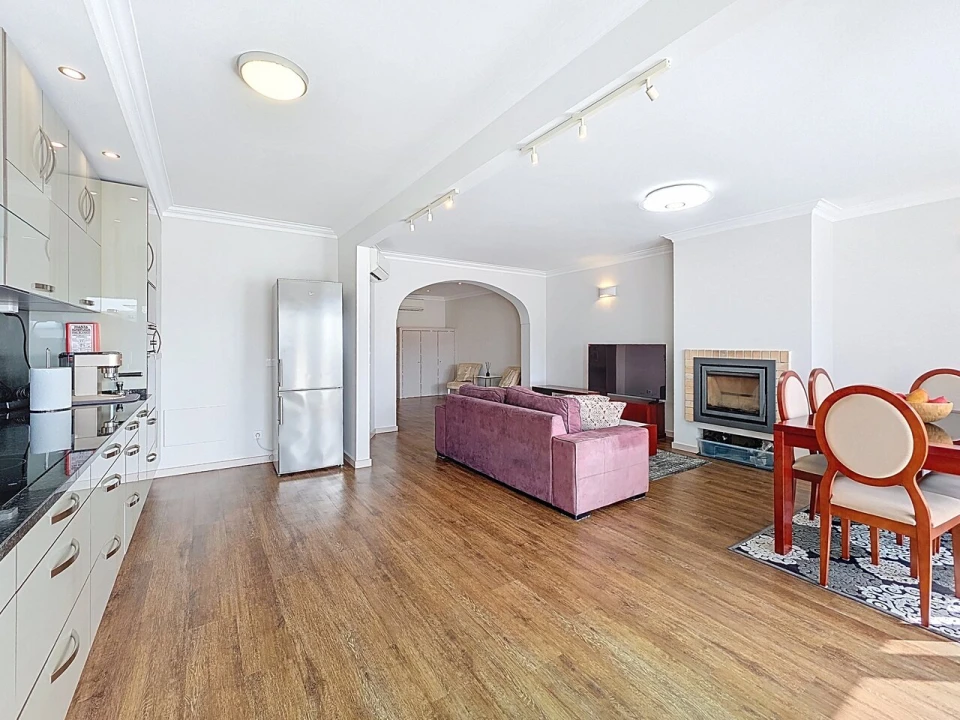 Apartamento T2 para Venda em Portimão Foto 6