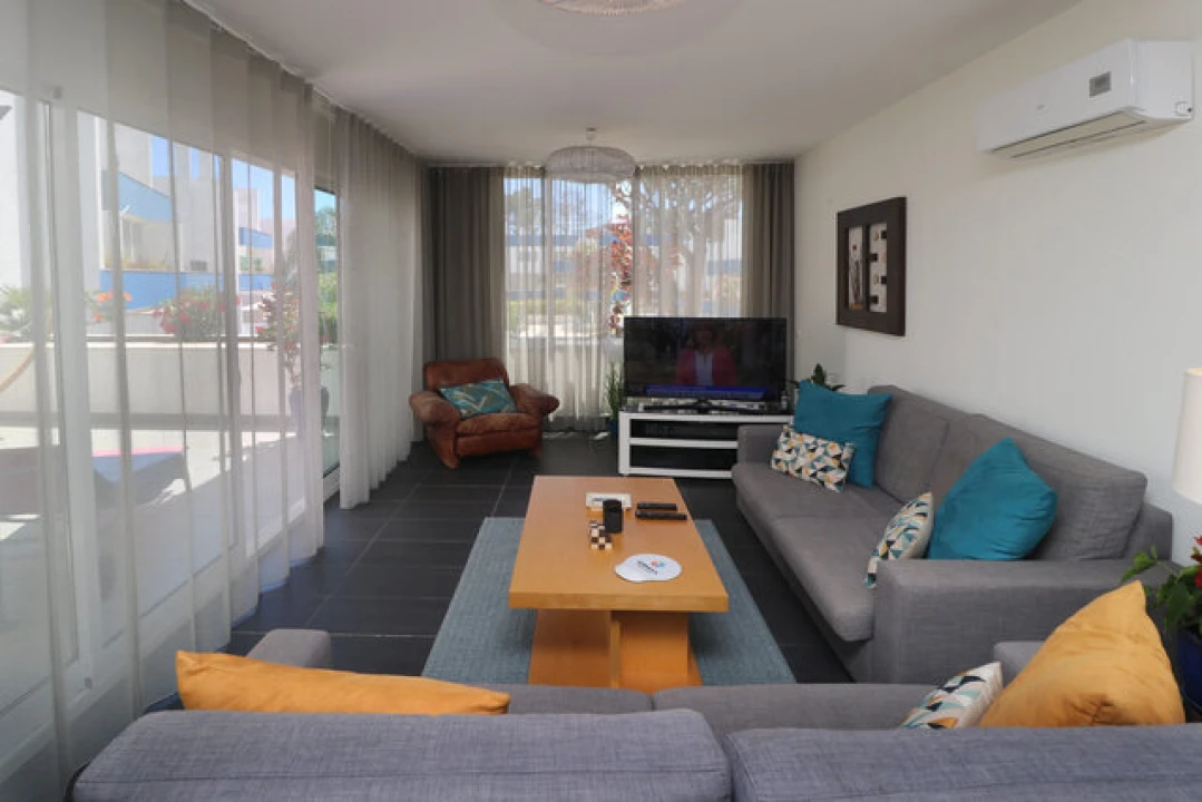 Apartamento T3 para Venda em Quarteira Foto 6